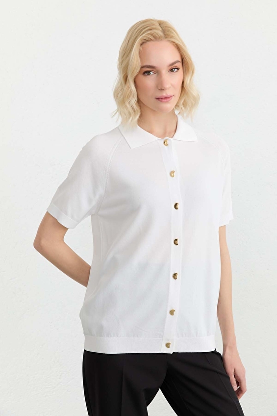 Selen Standart Fit Polo Yaka Keten Kısa Kollu Kadın Bluz 26YSL8337 Ekru Selen Standart Fit Polo Yaka Keten Kısa Kollu Kadın Bluz 26YSL8337 Ekru