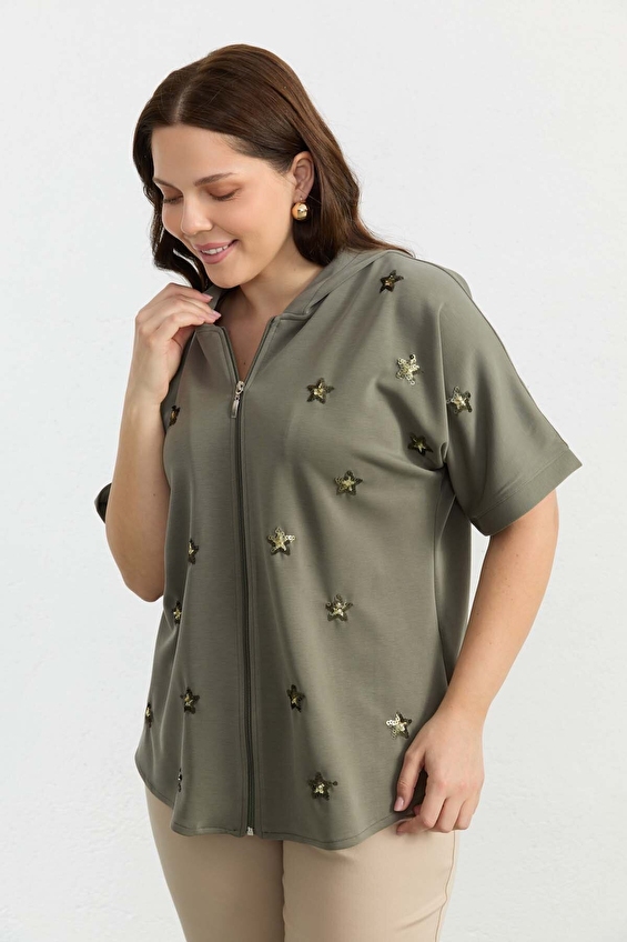 Selen Viskoz Fermuarlı Kapüşonlu Kısa Kollu Kadın Bluz 26YSL8365 Haki Selen Viskoz Fermuarlı Kapüşonlu Kısa Kollu Kadın Bluz 26YSL8365 Haki