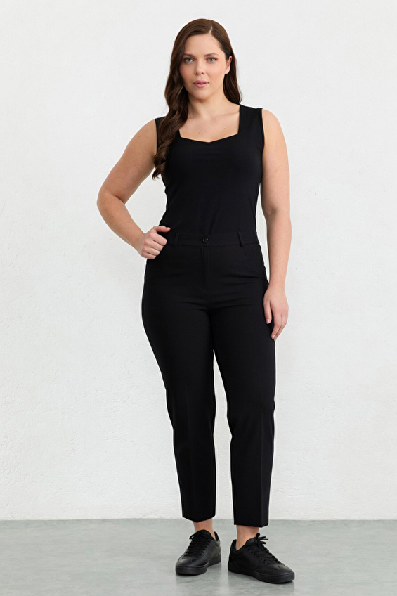 Selen Boru Paça Fermuarlı Normal Bel Normal Fit Kadın Pantolon 26YSL5577 Siyah Selen Boru Paça Fermuarlı Normal Bel Normal Fit Kadın Pantolon 26YSL5577 Siyah