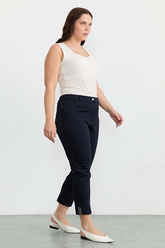 Selen Keten Boru Paça Fermuarlı Kadın Pantolon 26YSL5578 Lacivert Selen Keten Boru Paça Fermuarlı Kadın Pantolon 26YSL5578 Lacivert