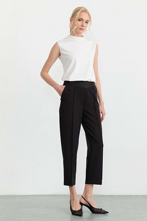 Selen Standart Fit Boru Paça Fermuarlı Normal Bel Kadın Pantolon 26YSL5579 Siyah Selen Standart Fit Boru Paça Fermuarlı Normal Bel Kadın Pantolon 26YSL5579 Siyah