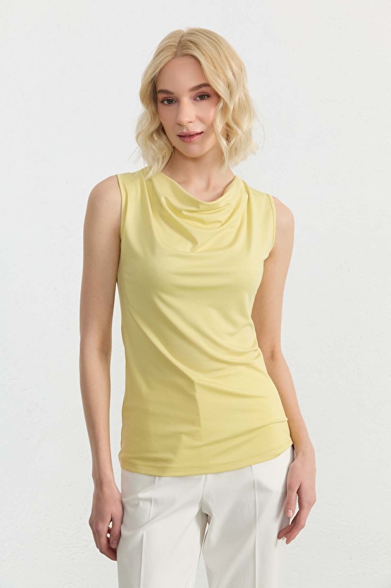 Selen Standart Fit Degaje Yaka Fermuarsız Kadın Bluz 26YSL8463 Sarı Selen Standart Fit Degaje Yaka Fermuarsız Kadın Bluz 26YSL8463 Sarı