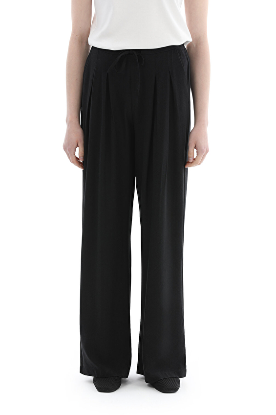 First Company Geniş Paça High Waist Wide Leg Yüksek Bel Kadın Pantolon 2614BS393064 Siyah First Company Geniş Paça High Waist Wide Leg Yüksek Bel Kadın Pantolon 2614BS393064 Siyah
