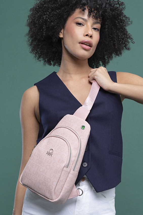 United Colors Of Benetton Kadın Vücut Çantası BNT_1286 Pudra United Colors Of Benetton Kadın Vücut Çantası BNT_1286 Pudra