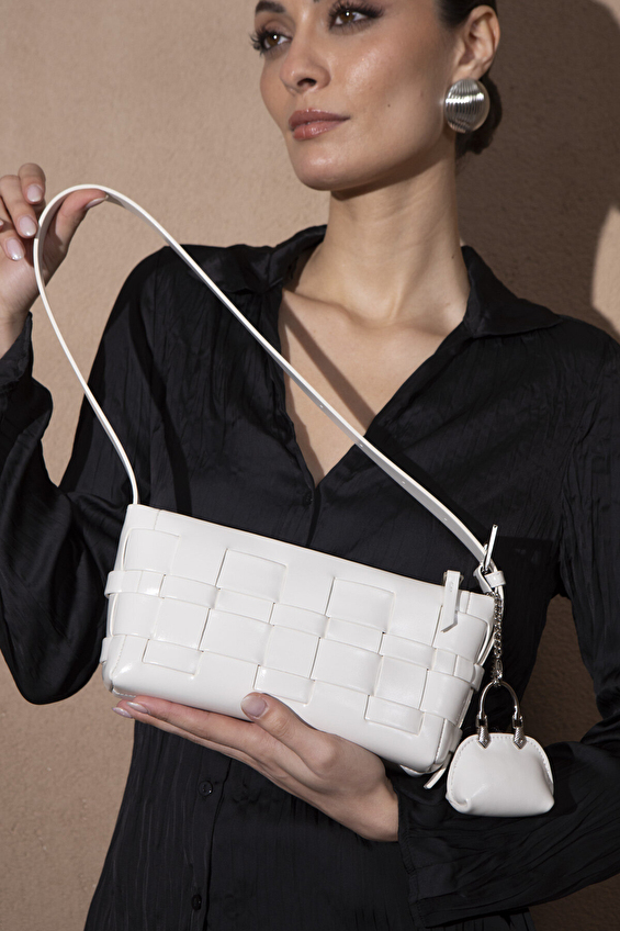 Sisley Kadın Kol Çantası SLY_214 Beyaz Sisley Kadın Kol Çantası SLY_214 Beyaz