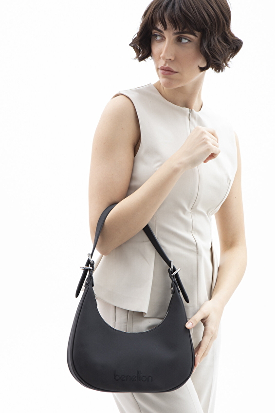 United Colors Of Benetton Kadın Kol Çantası BNT_1592 Siyah United Colors Of Benetton Kadın Kol Çantası BNT_1592 Siyah