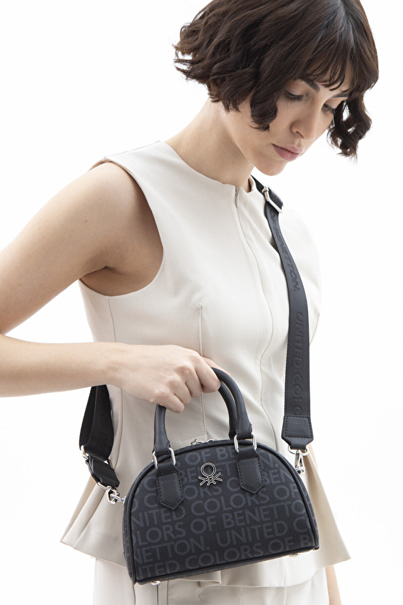 United Colors Of Benetton Kadın Kol Çantası BNT_1602 Siyah United Colors Of Benetton Kadın Kol Çantası BNT_1602 Siyah