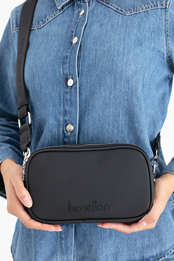 United Colors Of Benetton Kadın Kol Çantası BNT_1682 Siyah United Colors Of Benetton Kadın Kol Çantası BNT_1682 Siyah