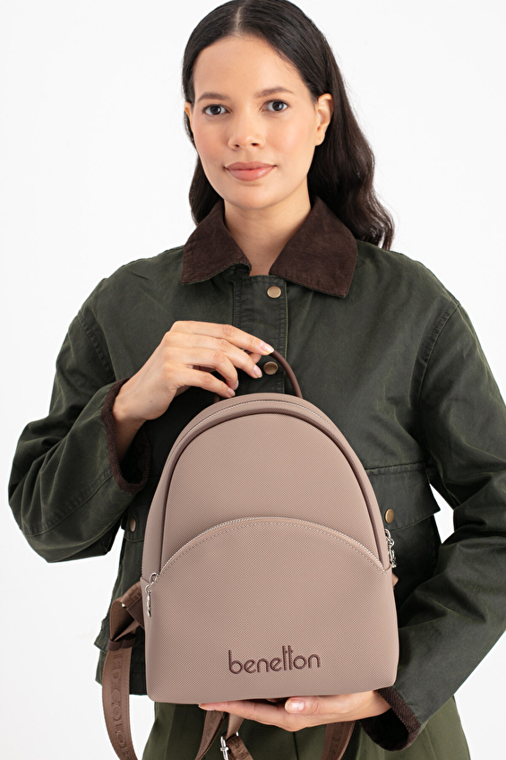 United Colors Of Benetton Kadın Sırt Çantası BNT_1676 Vizon/kahve United Colors Of Benetton Kadın Sırt Çantası BNT_1676 Vizon/kahve