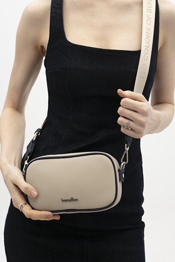 United Colors Of Benetton Kadın Kol Çantası BNT_1817 Tas/lacı United Colors Of Benetton Kadın Kol Çantası BNT_1817 Tas/lacı