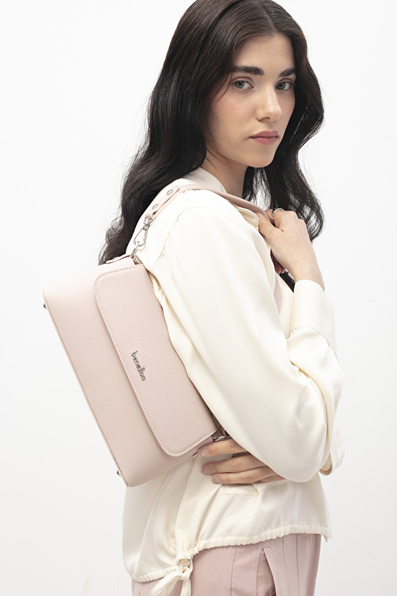 United Colors Of Benetton Kadın Kol Çantası BNT_1840 Pembe United Colors Of Benetton Kadın Kol Çantası BNT_1840 Pembe