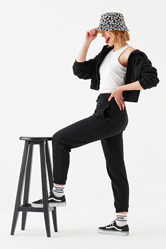 Mavi Baggy Fit Kadın Eşofman Altı M1600430 900 Siyah Mavi Baggy Fit Kadın Eşofman Altı M1600430 900 Siyah