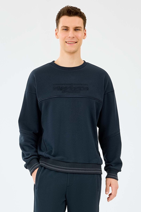Skechers Erkek LW Fleece Sweatshirt S2520229 3817 Siyah Skechers Erkek LW Fleece Sweatshirt S2520229 3817 Siyah