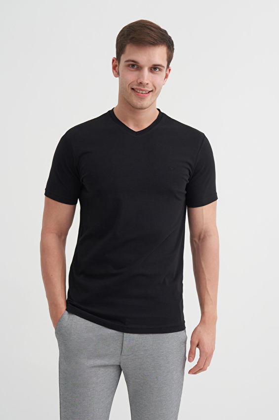 Cazador Slim Fit V Yaka Erkek Tişört 25YCEEO04624 Siyah Cazador Slim Fit V Yaka Erkek Tişört 25YCEEO04624 Siyah