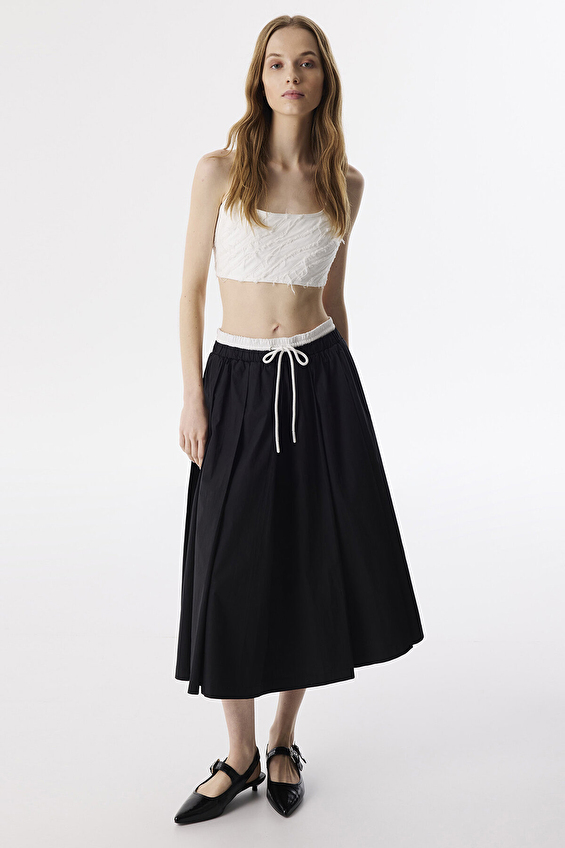 Twist Orta Bel Kloş Kesim Kadın Etek TS1250004084 Siyah Twist Orta Bel Kloş Kesim Kadın Etek TS1250004084 Siyah