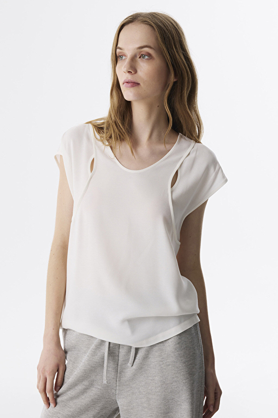 Twist Yuvarlak Yaka Regular Fit Kadın Bluz TS1250006086 Ekru Twist Yuvarlak Yaka Regular Fit Kadın Bluz TS1250006086 Ekru