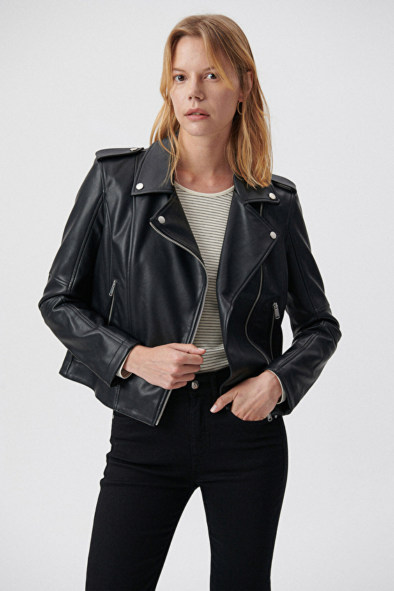 Mavi Fitted / Vücuda Oturan Kesim Uzun Kol Blazer Yaka Kadın Mont M1110221 900 Siyah