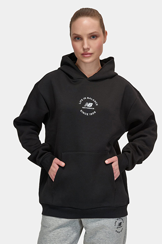 New Balance Kadın Sweatshirt UNH3347 BK Siyah New Balance Kadın Sweatshirt UNH3347 BK Siyah