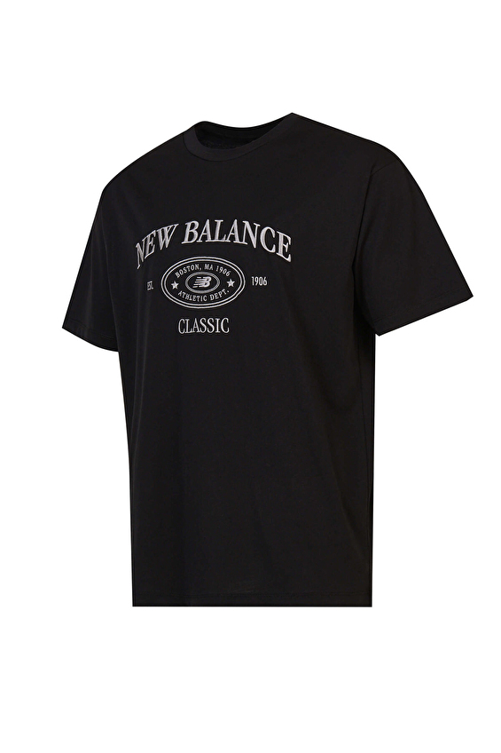 New Balance Erkek Tişört MNT1508 BK Siyah New Balance Erkek Tişört MNT1508 BK Siyah