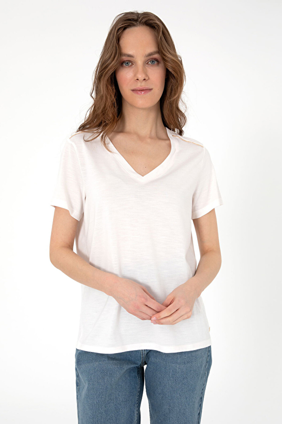 Pierre Cardin V Yaka Kadın Tişört 2122111 VR071 Bej Pierre Cardin V Yaka Kadın Tişört 2122111 VR071 Bej