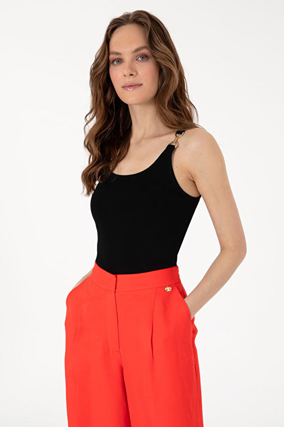 Pierre Cardin Kare Yaka Kadın Kazak 2118700 VR046 Siyah Pierre Cardin Kare Yaka Kadın Kazak 2118700 VR046 Siyah