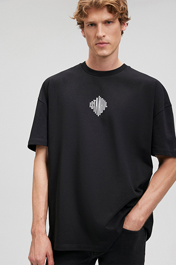 Mavi Bisiklet Yaka Oversize Erkek Tişört M0611882 900 Siyah Mavi Bisiklet Yaka Oversize Erkek Tişört M0611882 900 Siyah