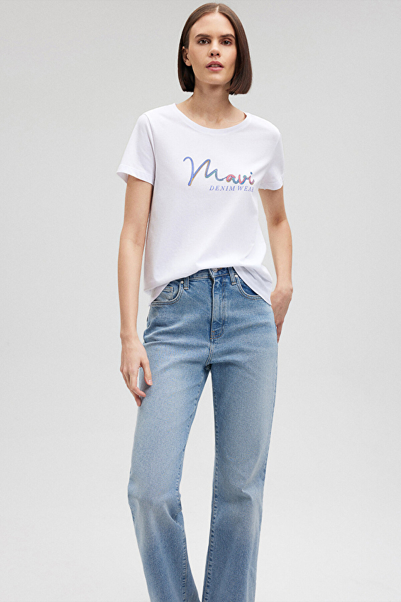 Mavi Slim Fit Bisiklet Yaka Kısa Kollu Kadın Tişört M1612247 620 Beyaz Mavi Slim Fit Bisiklet Yaka Kısa Kollu Kadın Tişört M1612247 620 Beyaz