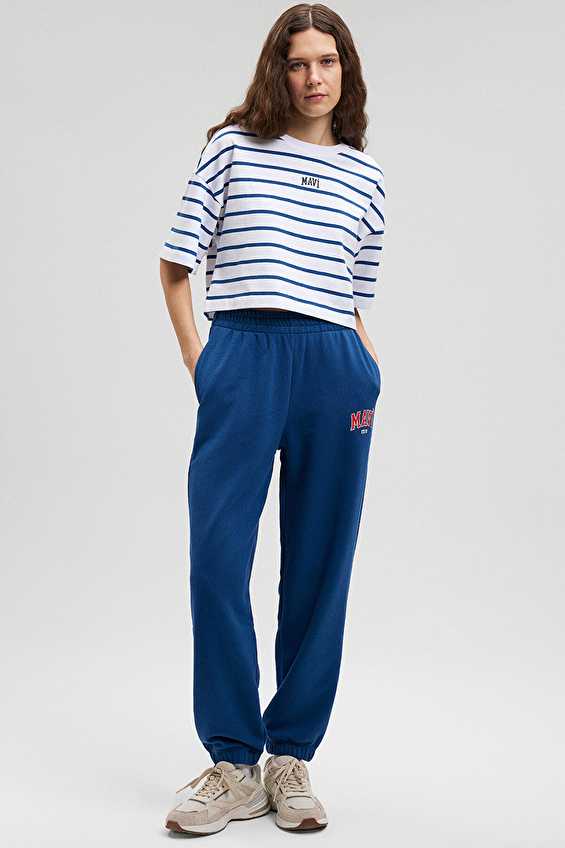 Mavi Straight Fit Lastikli Paça Kadın Eşofman Altı M1010757 82625 Koyu lacivert Mavi Straight Fit Lastikli Paça Kadın Eşofman Altı M1010757 82625 Koyu lacivert