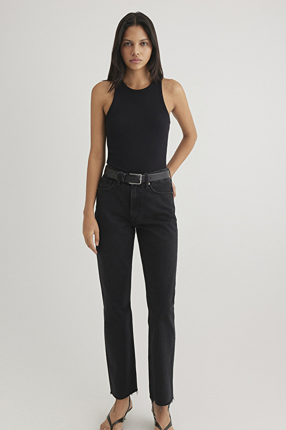 Mavi Slim Fit Bisiklet Yaka Kadın Tişört M1612462 900 Siyah Mavi Slim Fit Bisiklet Yaka Kadın Tişört M1612462 900 Siyah