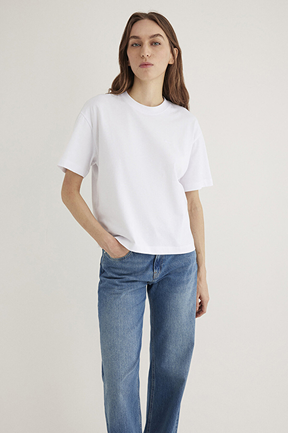 Mavi Bisiklet Yaka Düğmesiz Loose Fit Kısa Kollu Kadın Tişört M1613225 620 Beyaz Mavi Bisiklet Yaka Düğmesiz Loose Fit Kısa Kollu Kadın Tişört M1613225 620 Beyaz