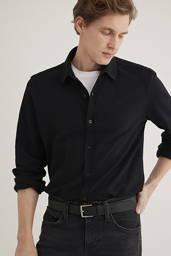 Mavi Slim Fit Düğmeli Gömlek Yaka Uzun Kollu Erkek Gömlek M0211583 900 Siyah Mavi Slim Fit Düğmeli Gömlek Yaka Uzun Kollu Erkek Gömlek M0211583 900 Siyah