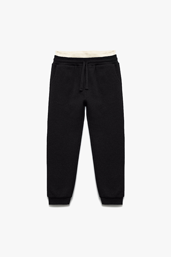 Koton Regular Fit Erkek Çocuk Eşofman Alt 6WKB40005TK Siyah Koton Regular Fit Erkek Çocuk Eşofman Alt 6WKB40005TK Siyah