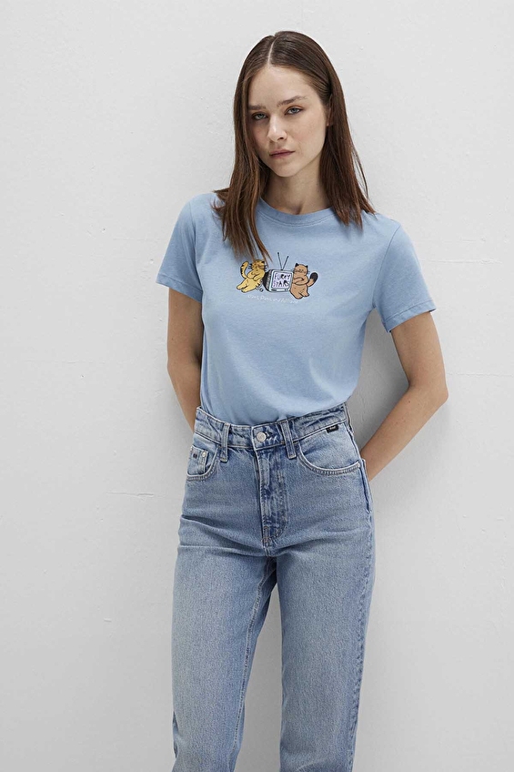 Mavi Semi Slim Fit Kısa Kollu Kadın Tişört M1613472 88024 Yeşil Mavi Semi Slim Fit Kısa Kollu Kadın Tişört M1613472 88024 Yeşil