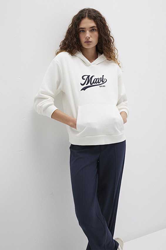 Mavi Uzun Kollu Kadın Sweatshirt M1S10420 80194 Beyaz Mavi Uzun Kollu Kadın Sweatshirt M1S10420 80194 Beyaz