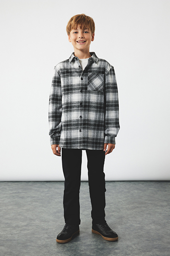 Koton Regular Fit Gömlek Yaka Uzun Kol Erkek Çocuk Gömlek 6WKB60013TW Siyah Koton Regular Fit Gömlek Yaka Uzun Kol Erkek Çocuk Gömlek 6WKB60013TW Siyah