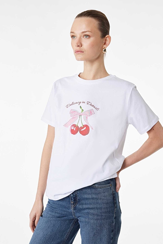 Koton Regular Fit V Yaka Kadın Tişört 6SAK50036EK Beyaz Koton Regular Fit V Yaka Kadın Tişört 6SAK50036EK Beyaz