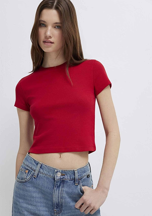 Mavi Kısa Kesim Kadın Tişört M1600814 86417 Kırmızı Mavi Kısa Kesim Kadın Tişört M1600814 86417 Kırmızı