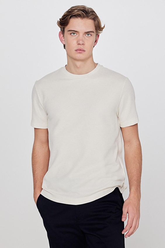 Lee Regular Fit Bisiklet Yaka Kısa Kol Erkek Tişört L2610123614 Bej Lee Regular Fit Bisiklet Yaka Kısa Kol Erkek Tişört L2610123614 Bej