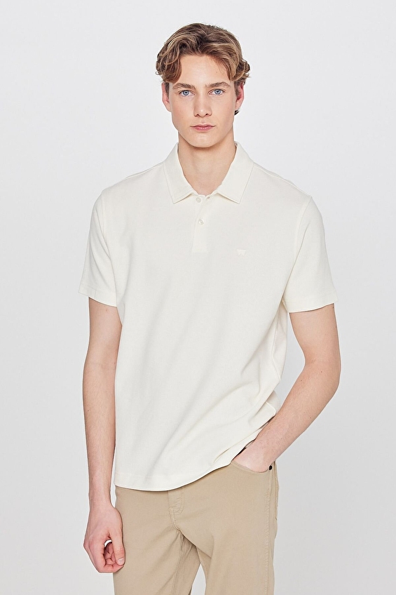 Wrangler Polo Yaka Regular Fit Kısa Kol Erkek Tişört W2610158102 Kırık beyaz Wrangler Polo Yaka Regular Fit Kısa Kol Erkek Tişört W2610158102 Kırık beyaz