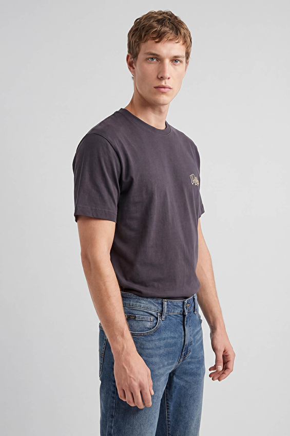 Lee Sıfır Yaka Relaxed Fit Kısa Kol Erkek Tişört LN388680001 Siyah Lee Sıfır Yaka Relaxed Fit Kısa Kol Erkek Tişört LN388680001 Siyah