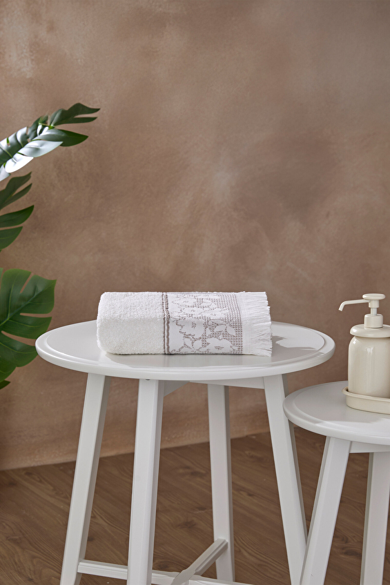 Özdilek Romantic Touch El ve Yüz Havlusu 50x90 cm Özdilek Romantic Touch El ve Yüz Havlusu 50x90 cm