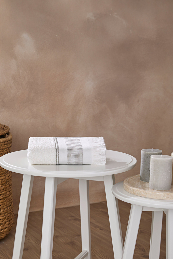 Özdilek Romantic Touch El ve Yüz Havlusu 50x90 cm Özdilek Romantic Touch El ve Yüz Havlusu 50x90 cm