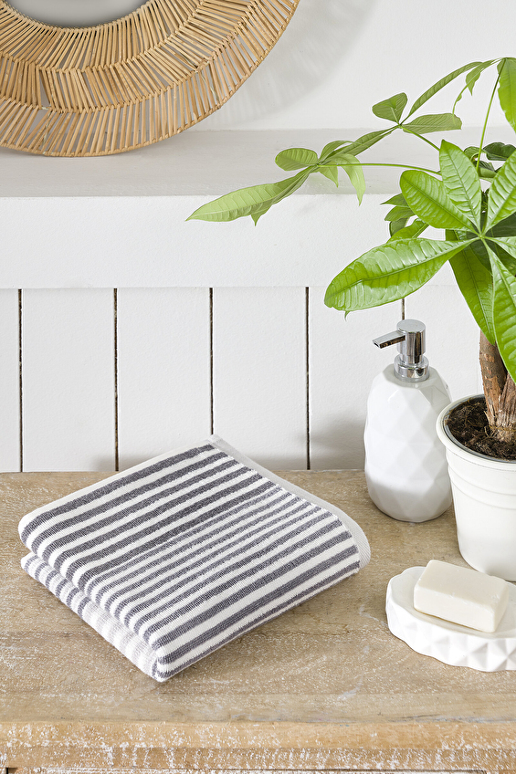 Özdilek Lined El ve Yüz Havlusu 45x90 cm Özdilek Lined El ve Yüz Havlusu 45x90 cm