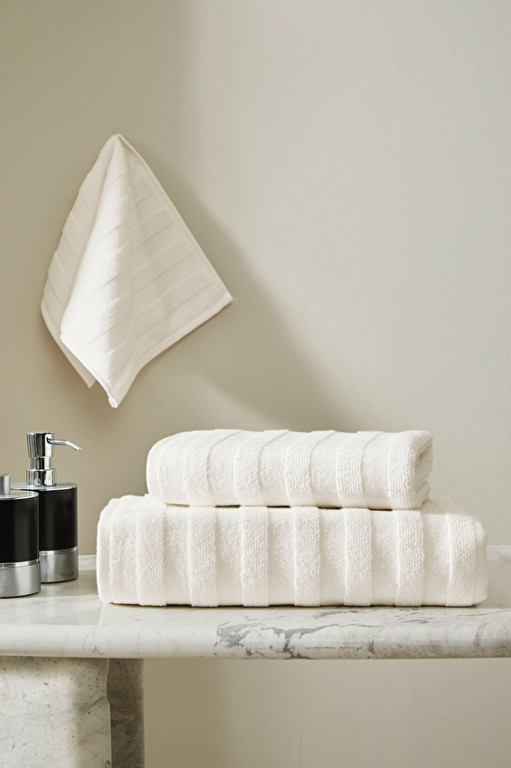 Cottons & Clouds Soft Color Banyo Havlusu 100 x 150 cm Cottons & Clouds Soft Color Banyo Havlusu 100 x 150 cm