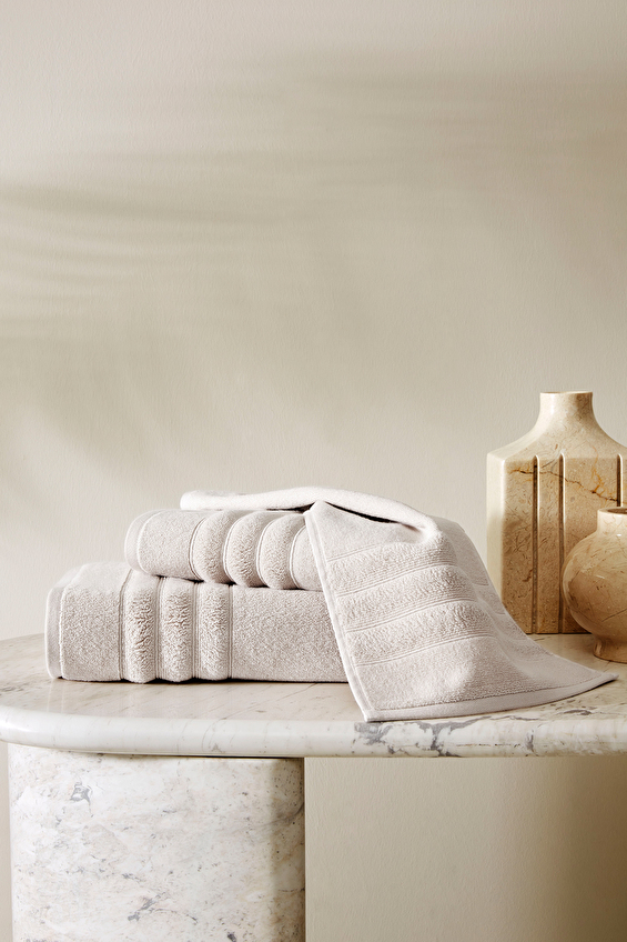 Cottons & Clouds Solid Towel El ve Yüz Havlusu 50 x 100 cm Cottons & Clouds Solid Towel El ve Yüz Havlusu 50 x 100 cm