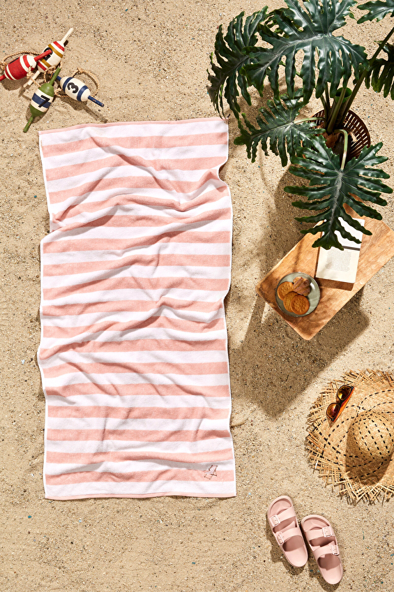 Özdilek Tarzy Line Nakışlı Plaj Havlusu 70x150 cm Özdilek Tarzy Line Nakışlı Plaj Havlusu 70x150 cm