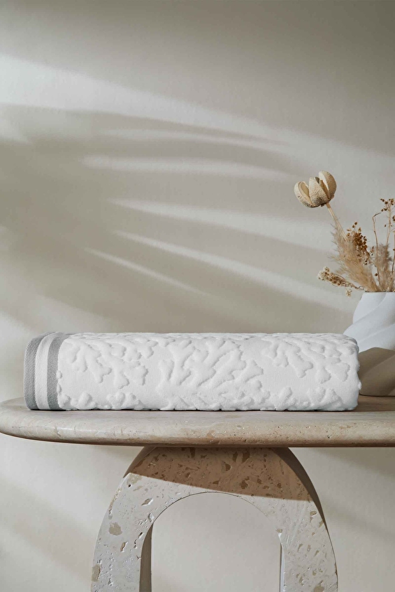 Özdilek Corallo Kadife Banyo Havlusu 90x150 cm Özdilek Corallo Kadife Banyo Havlusu 90x150 cm