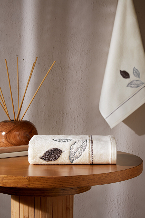 Özdilek Folha De Ouro El ve Yüz Havlusu 50x90 cm Özdilek Folha De Ouro El ve Yüz Havlusu 50x90 cm