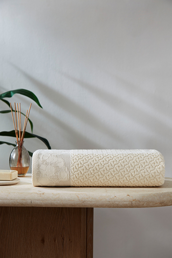 Özdilek Cotton Garden Banyo Havlusu 90x150 cm Özdilek Cotton Garden Banyo Havlusu 90x150 cm