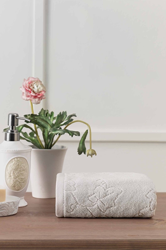 Özdilek Toskana Kadife El ve Yüz Havlusu 50x70 cm Özdilek Toskana Kadife El ve Yüz Havlusu 50x70 cm